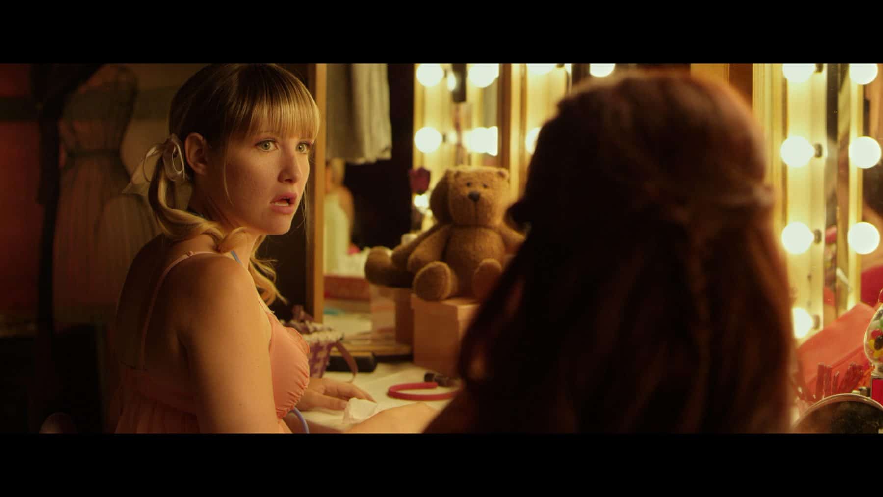 Horror Movie Review Peelers (2016) GAMES, BRRRAAAINS & A HEAD