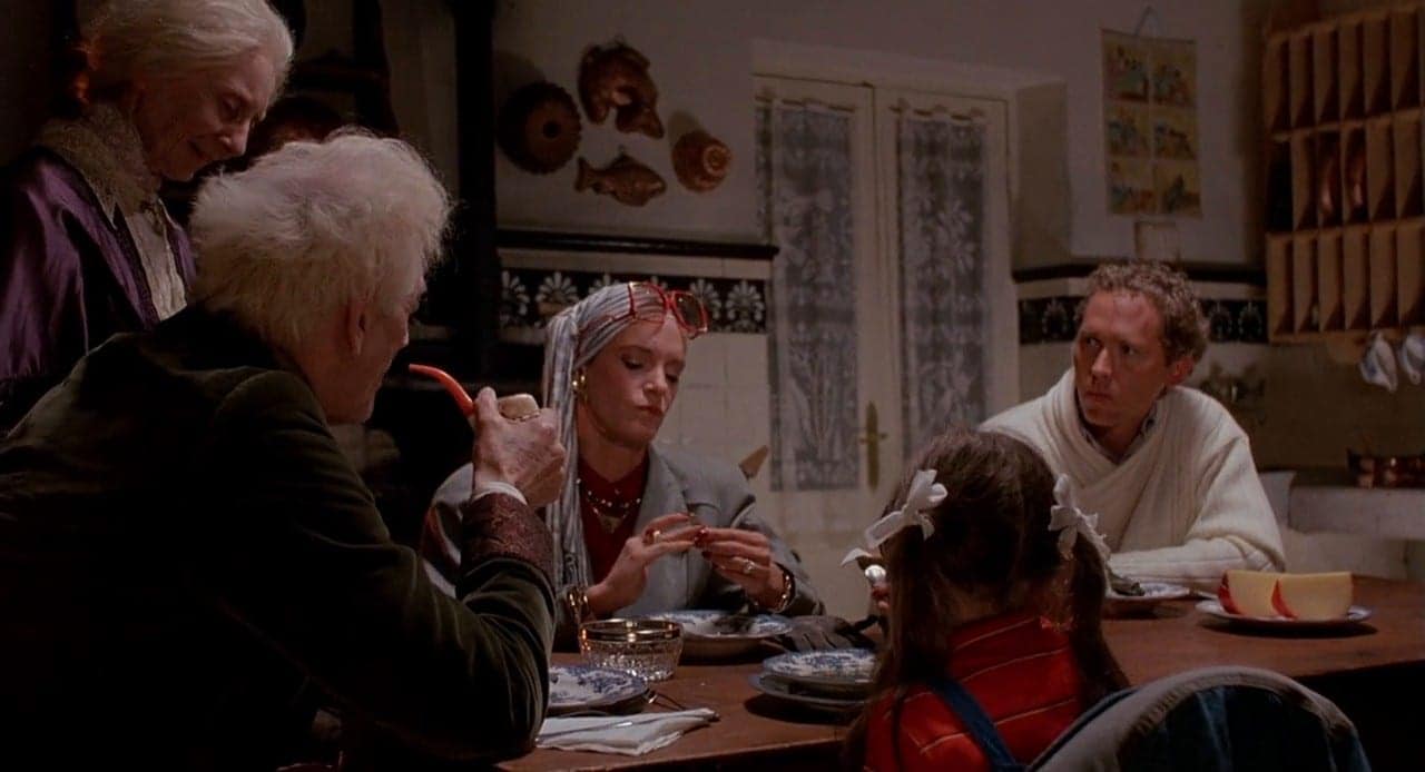 Horror Movie Review Dolls (1987) GAMES, BRRRAAAINS & A HEADBANGING LIFE