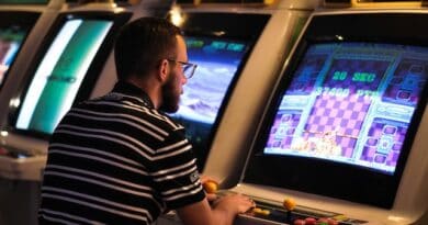 Modern Gamers Treat Bad Apps Like Broken Games